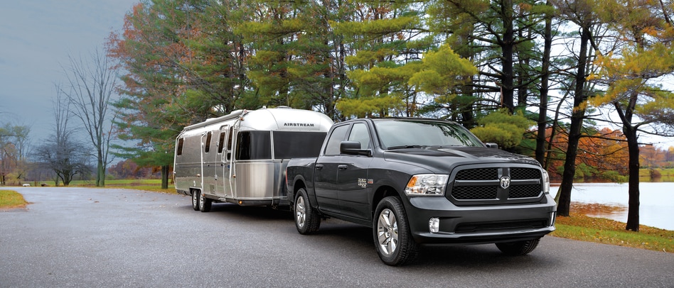 2020-RAM-1500-Classic-Express-CrewCab-Truck-L01 (2).png