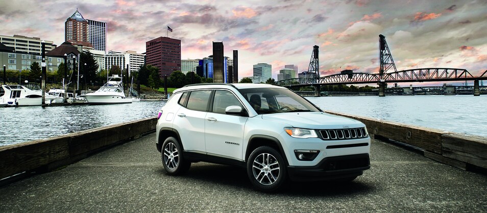 2021-Jeep-Compass-Latitude-SUV-L06 (2).png