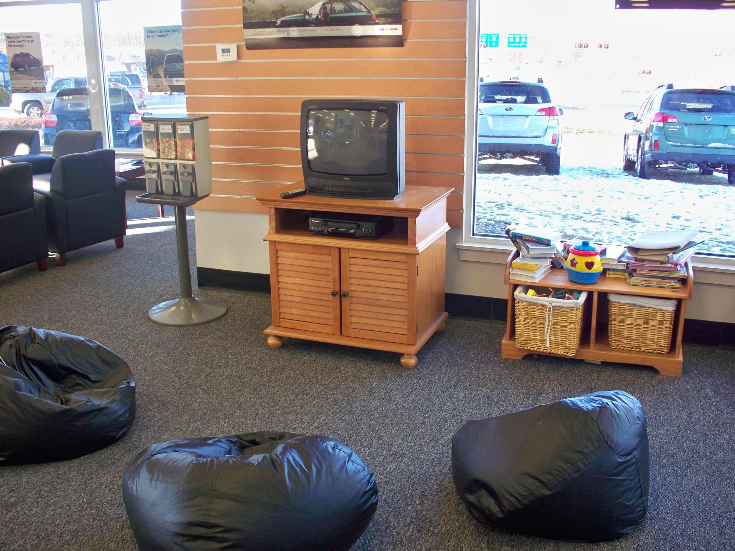 Waiting area 004.jpg