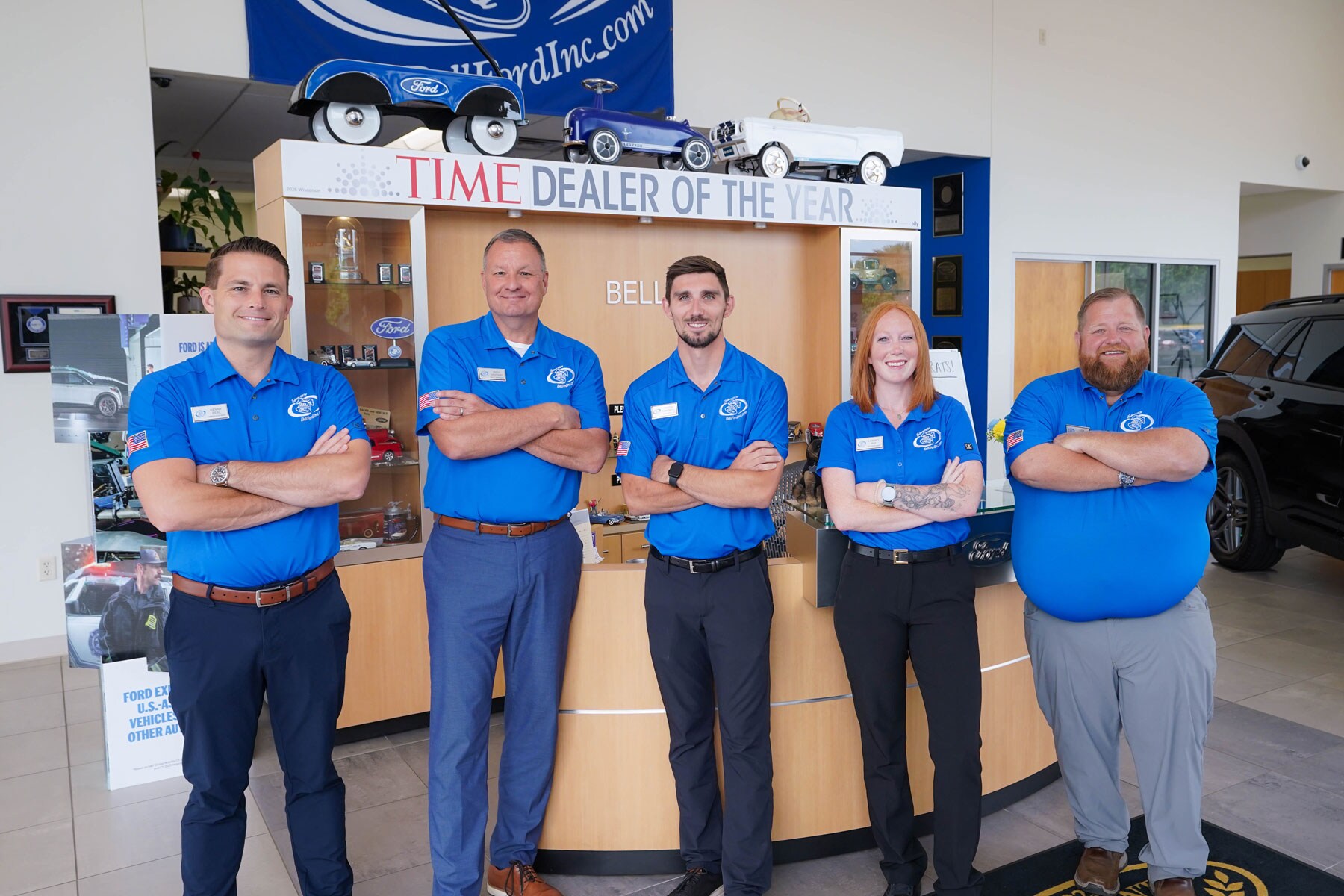 The Bell Ford sales team at our Arlington, Wisconsin dealership