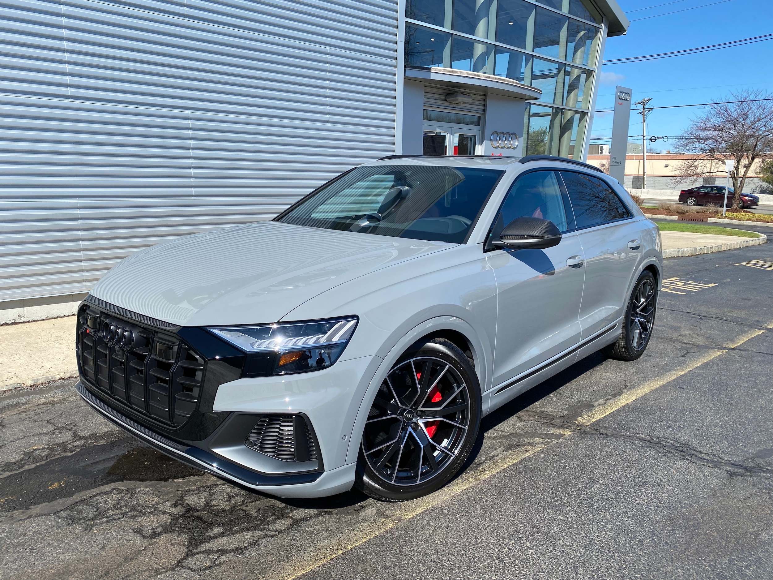 2022_Audi_SQ8_Nardo_Gray.jpg