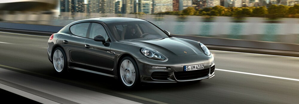 2016 Porsche Panamera.png