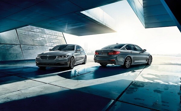 BMW_MY18_5Series_Gallery_Lightbox_01_small.jpg New BMW Specials in Bend