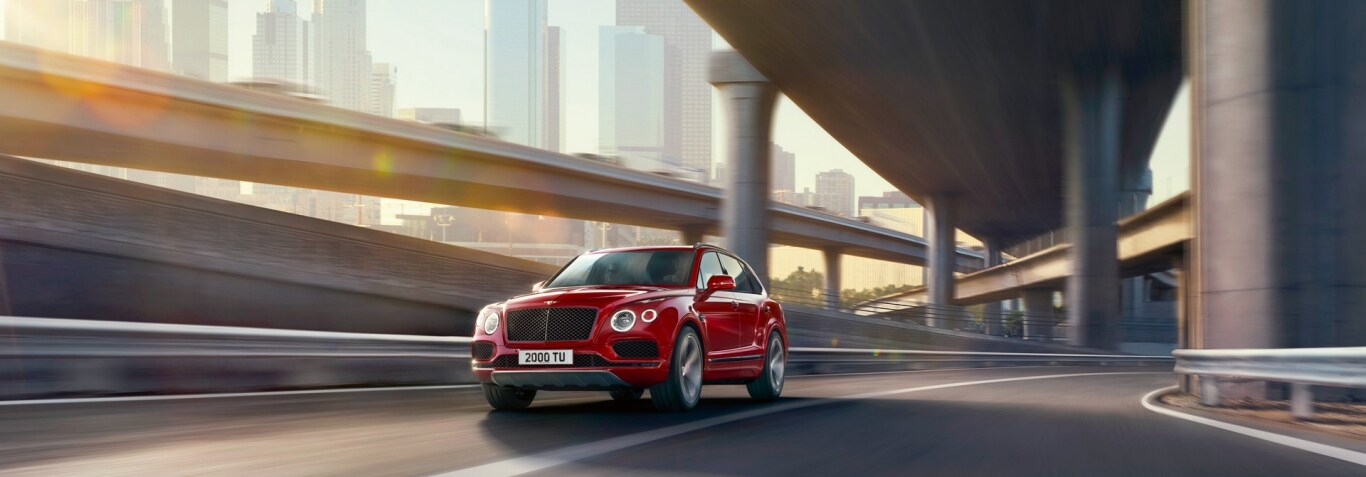 Bentayga_18MY_V8_F34_underpass_V5_R-1920x670-web.jpg
