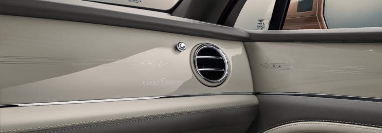 8a Bentayga EWB Azure.jpg