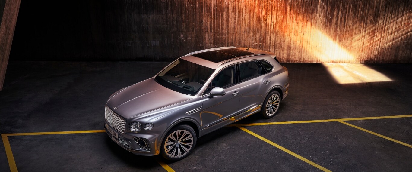 1081_SP_Bentayga2Campaign_Hero06_v5a%201920x805-1.jpg