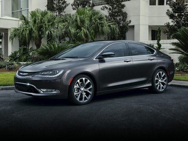 2015 Chrysler 200 sedan black.jpg