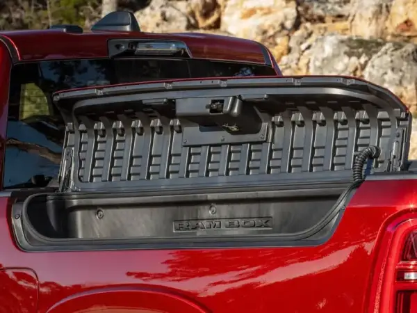 ram 1500 side box