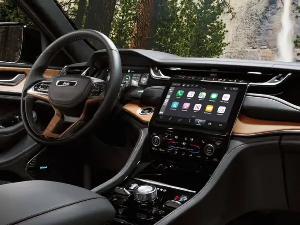 grand Cherokee L Dashboard