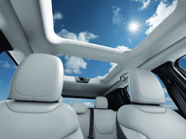Jeep Renegade Sunroof.jpg
