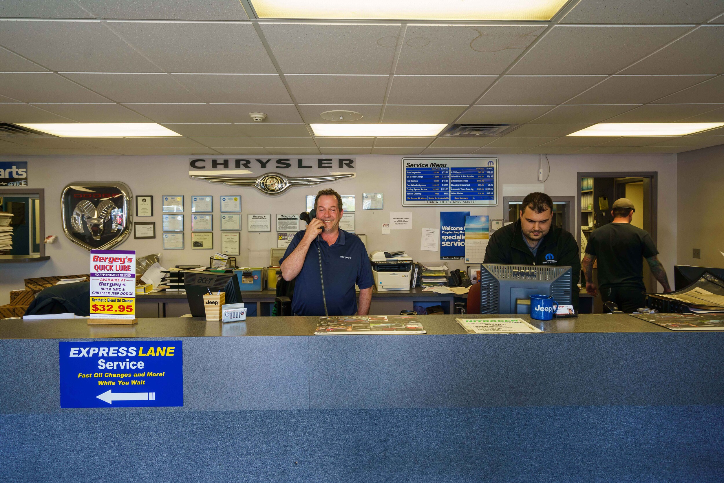 web-dealershipcandids0111.jpg