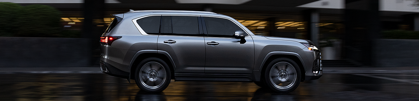 Exterior of the Lexus LX in Manganese Luster
