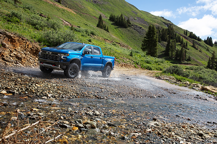 2022-Chevrolet-Silverado1500-ZR2-CrewCab-Truck-L03.png