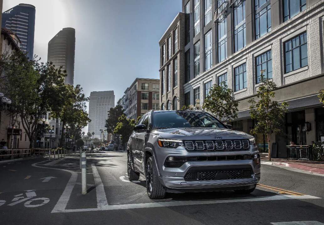 2024-Jeep-Compass-HighAltitude-SUV-L07-1080x720-1033x720.jpg