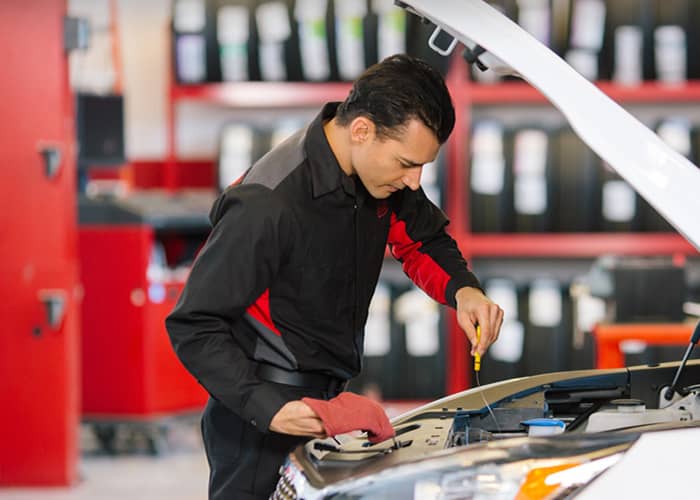 Kia_Express_Mechanic.jpg