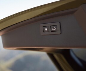 POWER REAR GATE