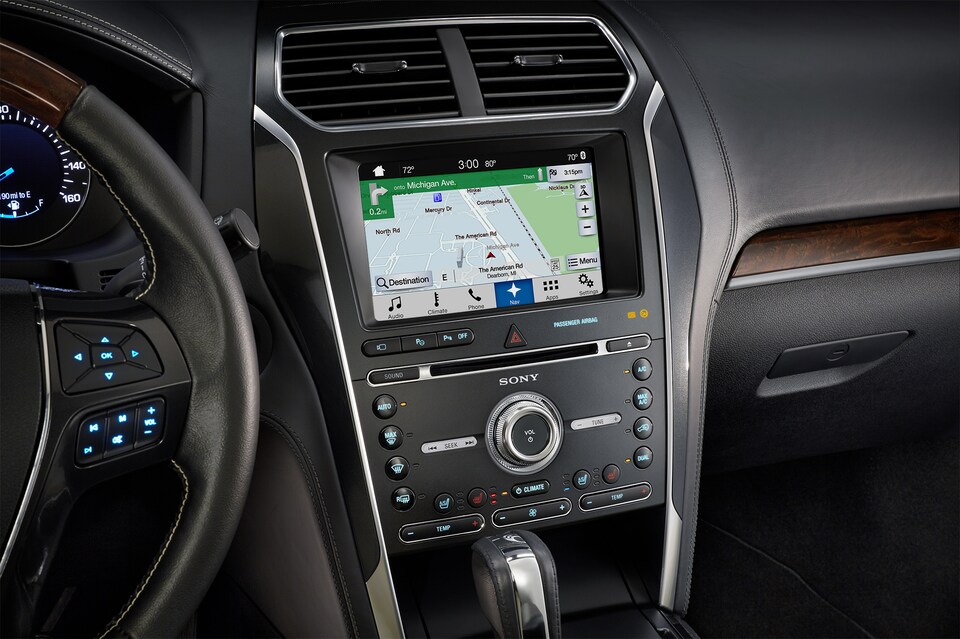 2018-Ford-Explorer-Platinum-SUV-I01.png
