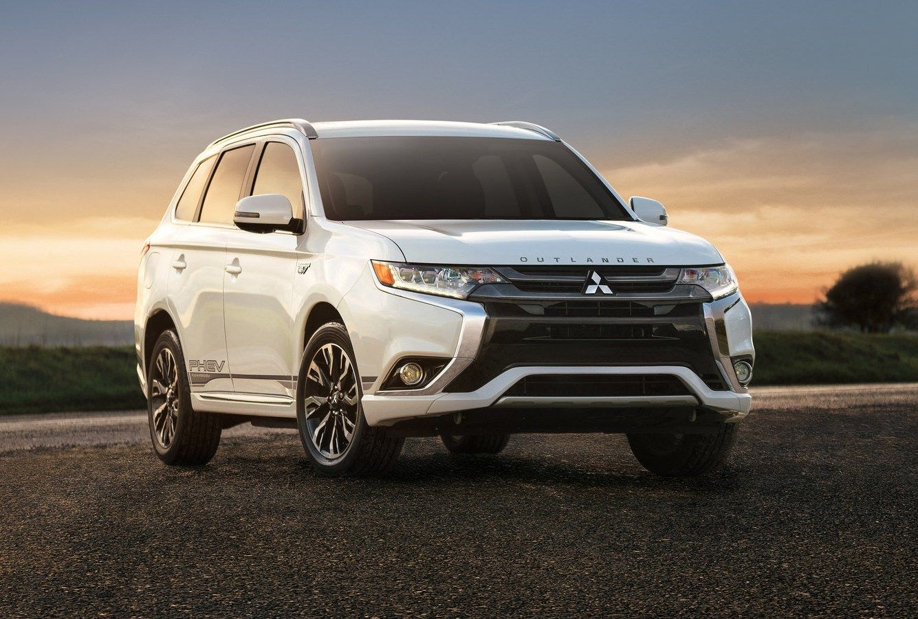 18 Outlander PHEV.jpg 2018 Mitsubishi Outlander PHEV