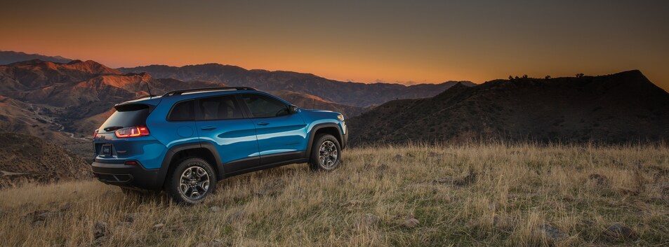 2020-Jeep-Cherokee-TrailHawk-SUV-L05 (2).png