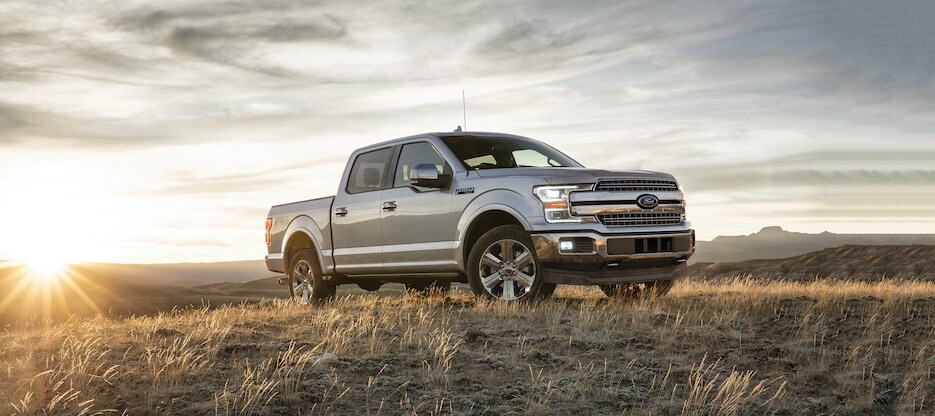 2019-Ford-F150-Lariat-SuperCrew-5ftBox-Truck-L01.jpeg