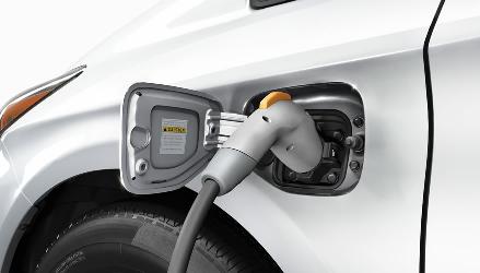 prius plug port2.JPG