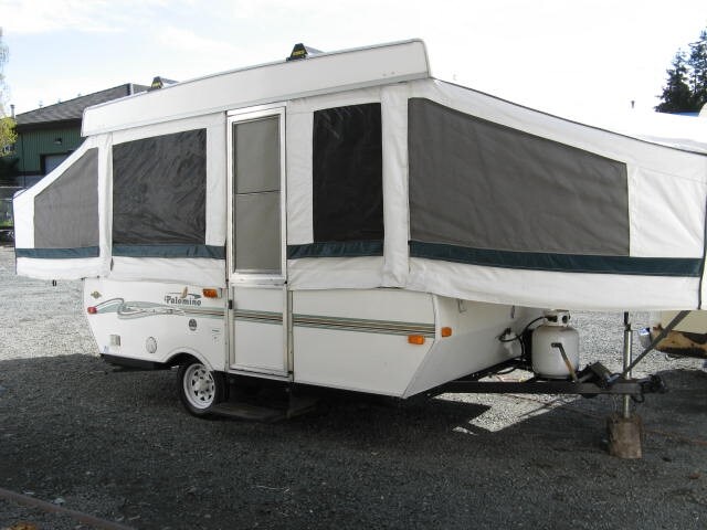 PALOMINO YEARLING RL TENT TRAILER