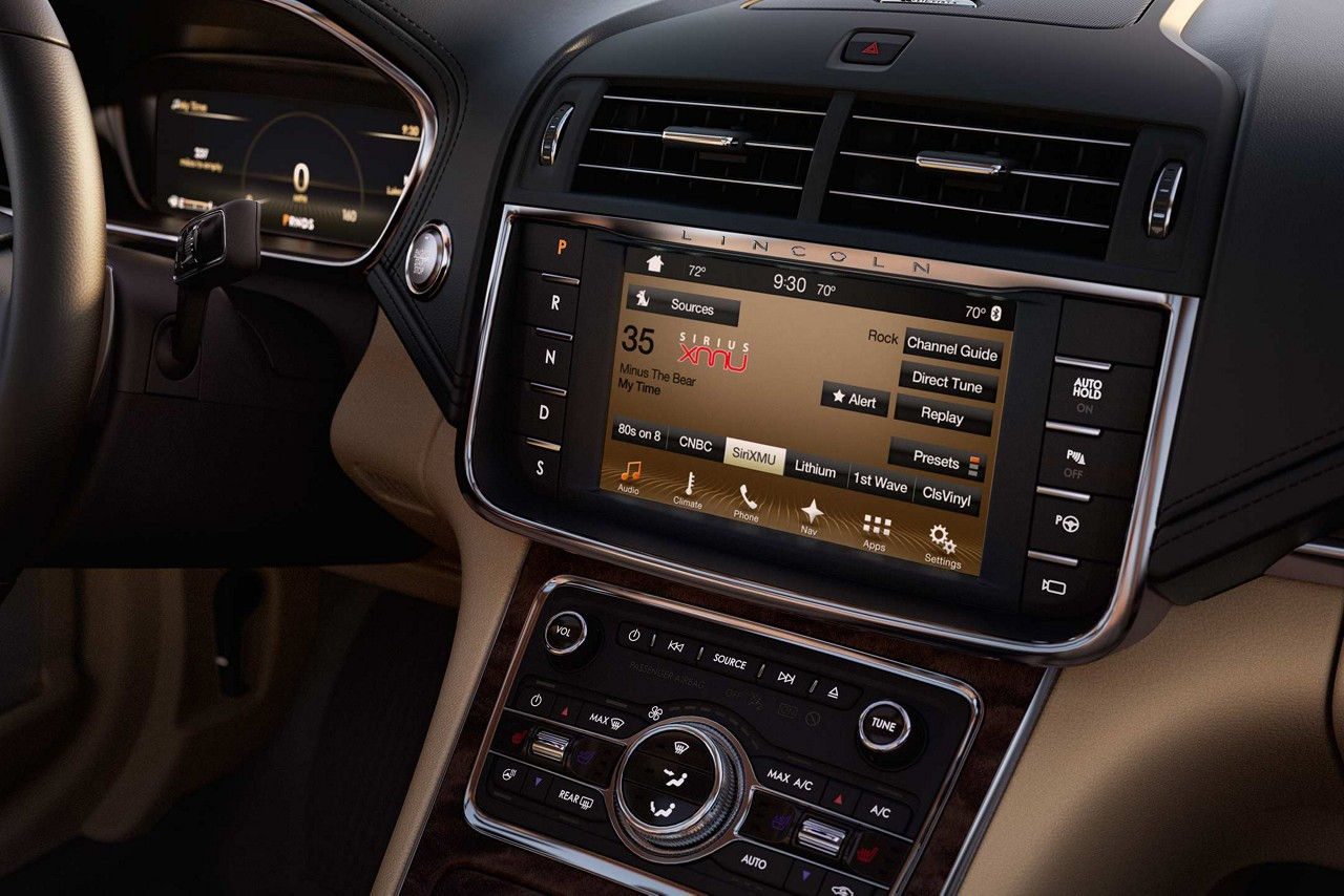2018 Lincoln Continental Features