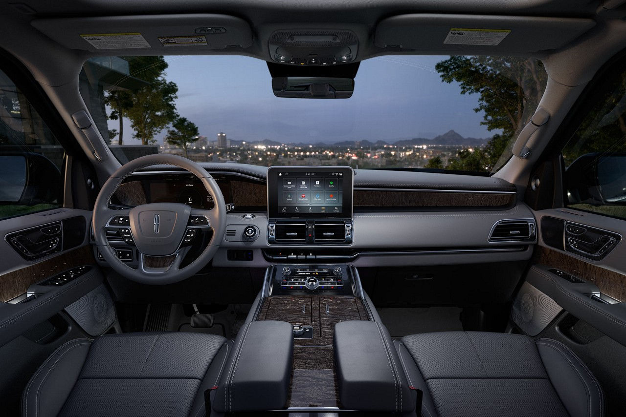2018 Lincoln Navigator Interior