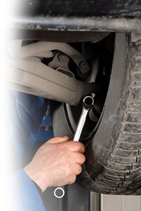 mechanic working iStock_000005184357Small.jpg