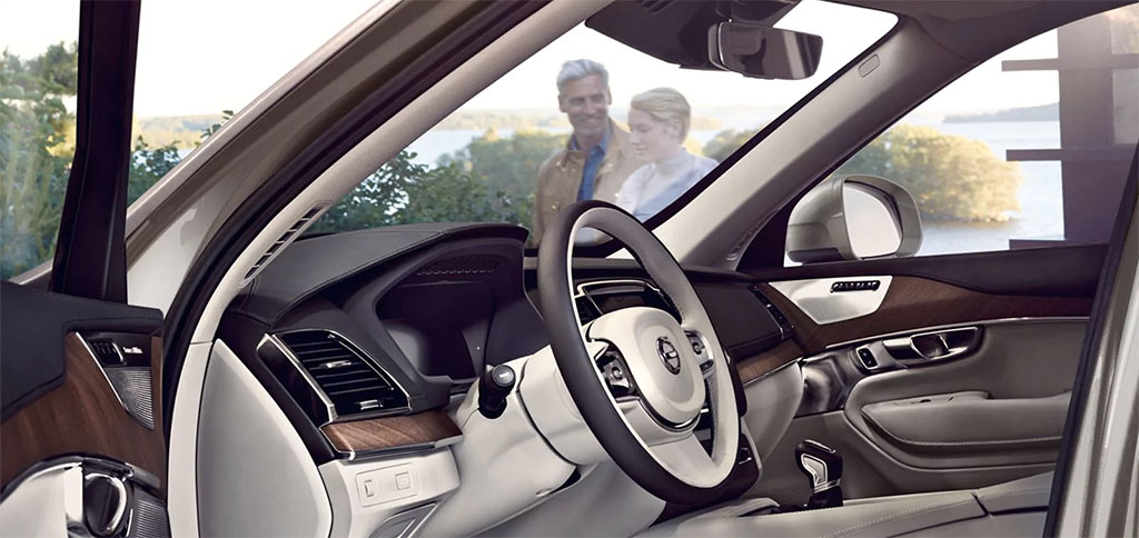 2018-Volvo-XC90-interior.jpg