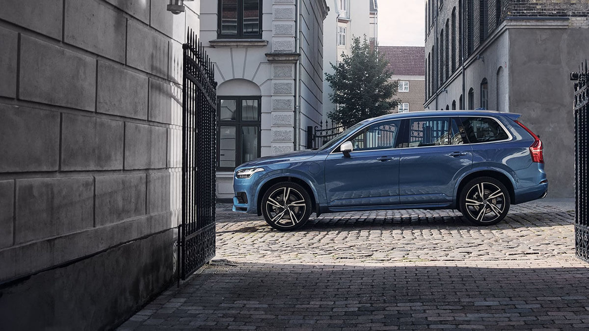 2018 Volvo xc90 side view