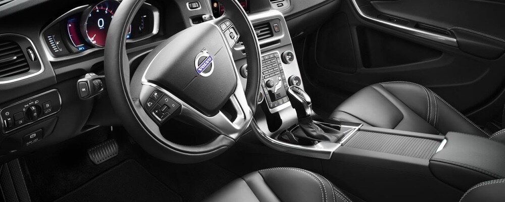 2017 Volvo V60 Interior.jpg