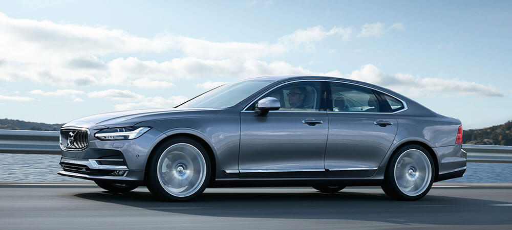 2018 Volvo S90 Technology.jpg> <div align=