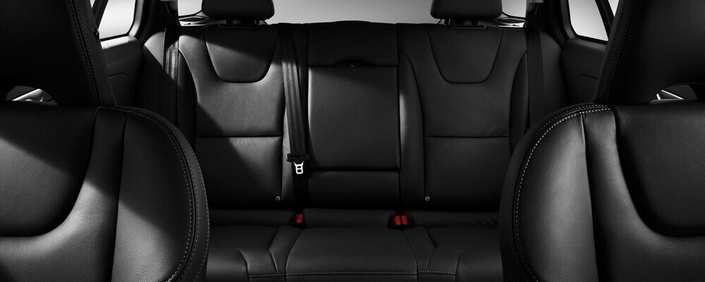 2017 Volvo V60 Interior.jpg