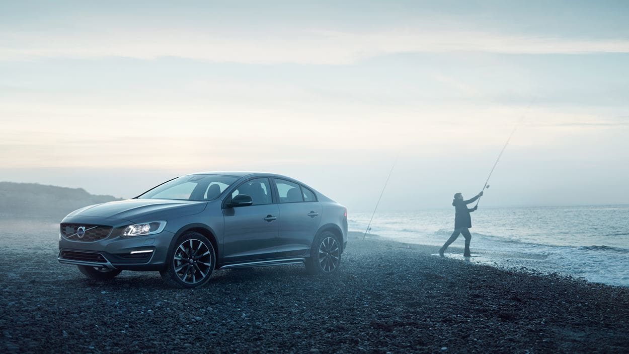 2018-volvo-s60_crosscountry-hero.jpg