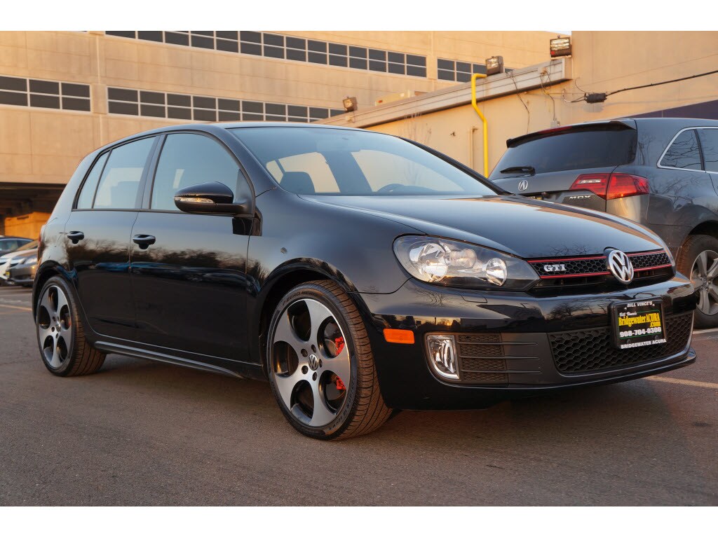 PreOwned 2011 Volkswagen GTI 4Door Hatchback in BRIDGEWATER P7749AS