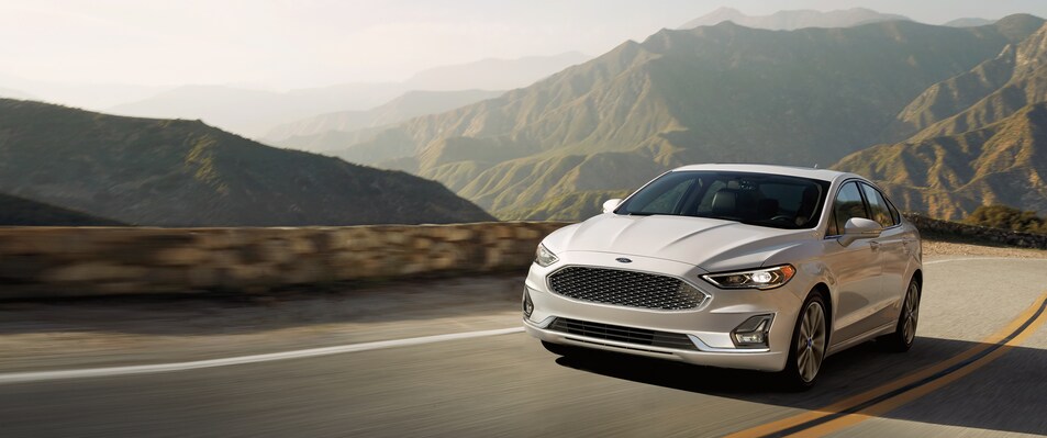 2020-Ford-Fusion-Titanium-Sedan-L02.png