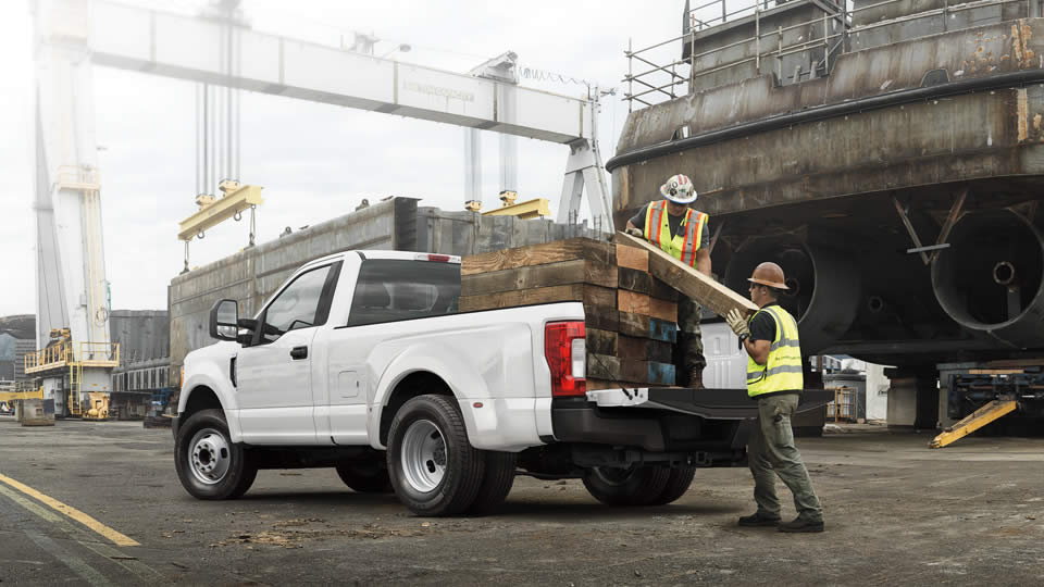 2017 Ford F-250 Exterior White Rear.jpg