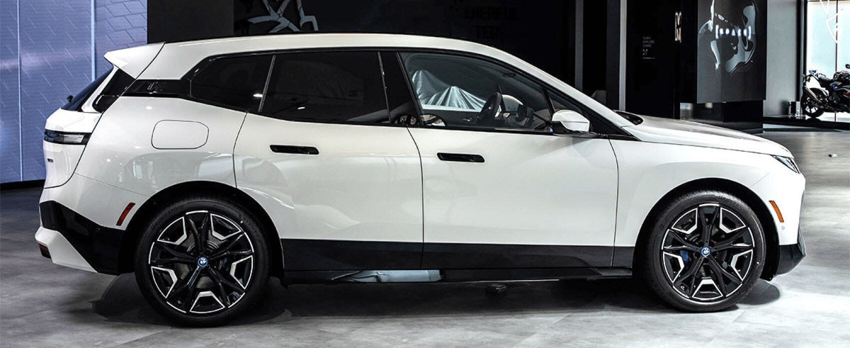2022 BMW iX White