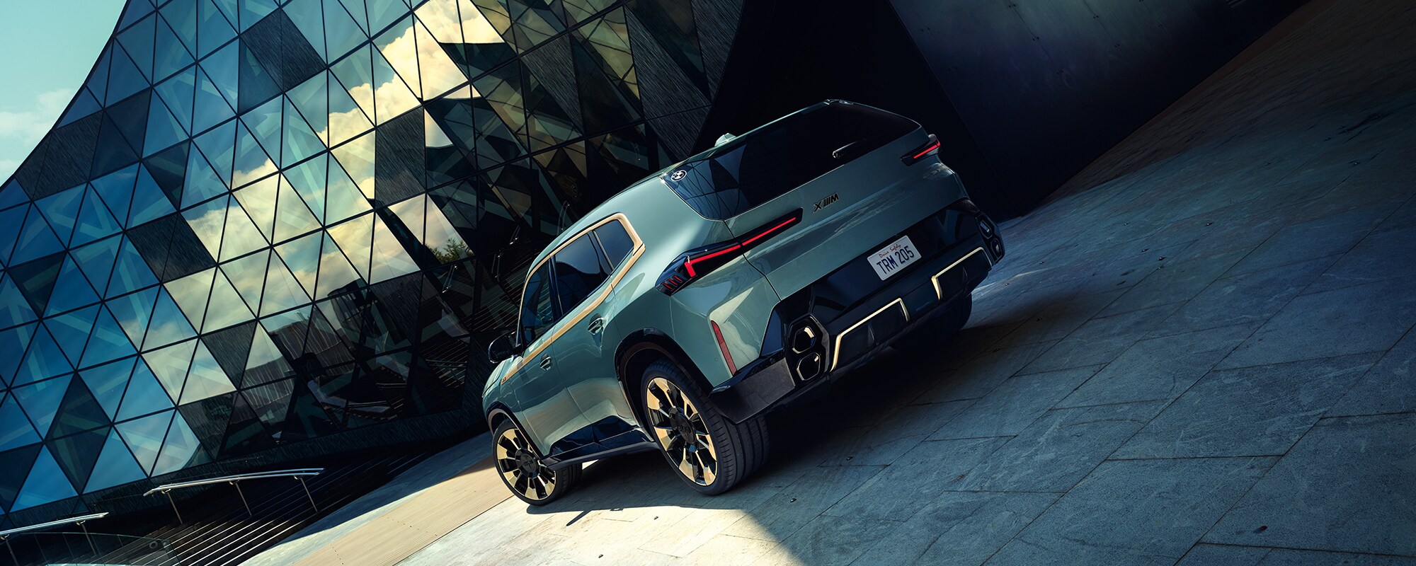 BMW-XM-Rear.jpg