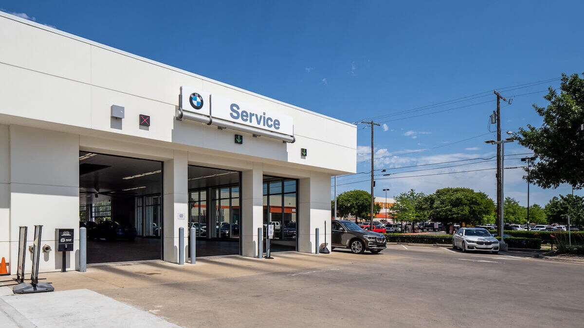 BMW of Dallas Service Center entrance