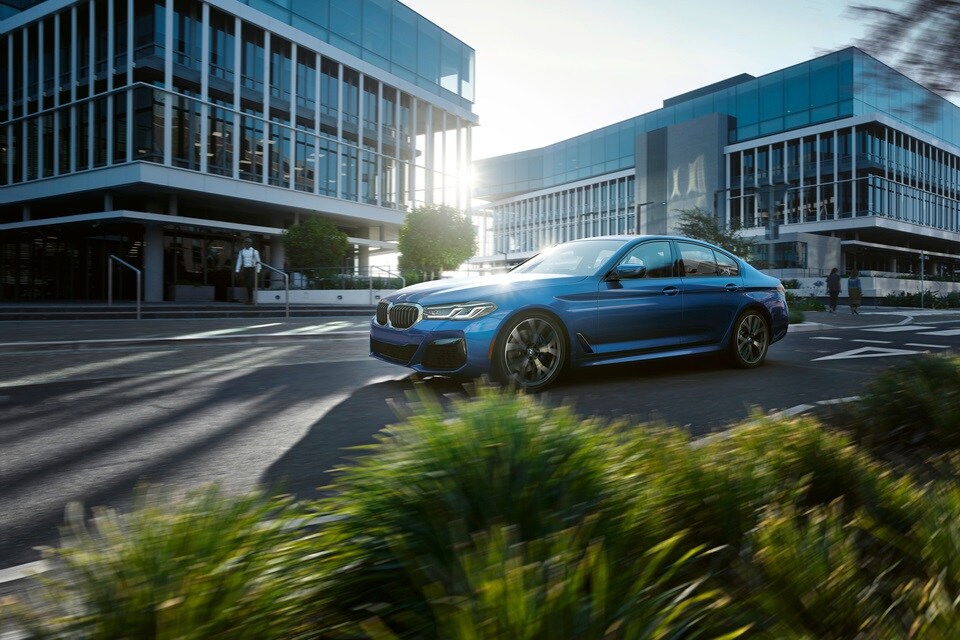2021-BMW-5Series-G30-Sedan-L03.jpg