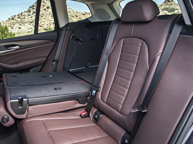 New-2023-BMW-X3-Backseats.jpg BMW X3 second-row back seats.