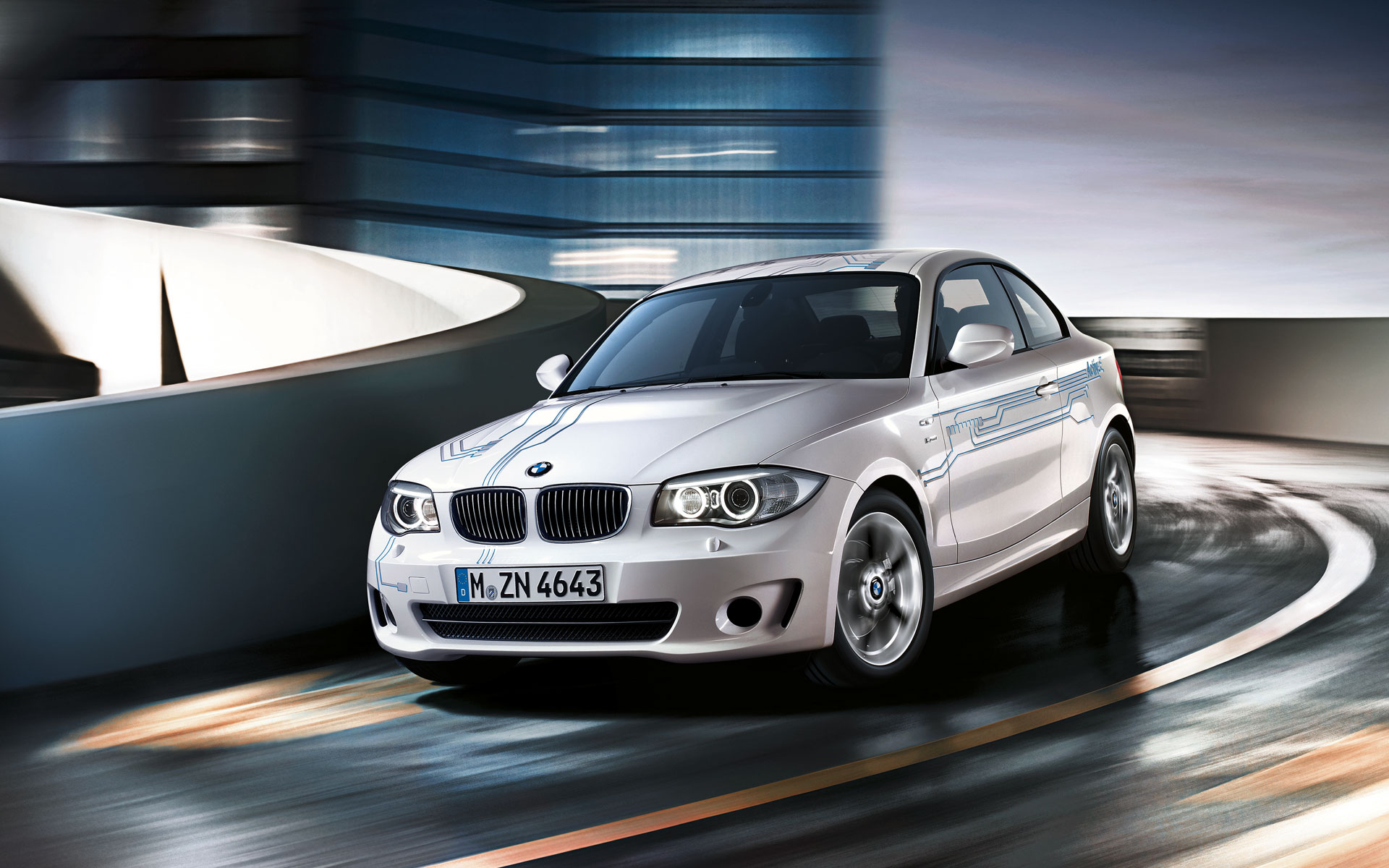 01_1920x1200_bmw_activee.jpg
