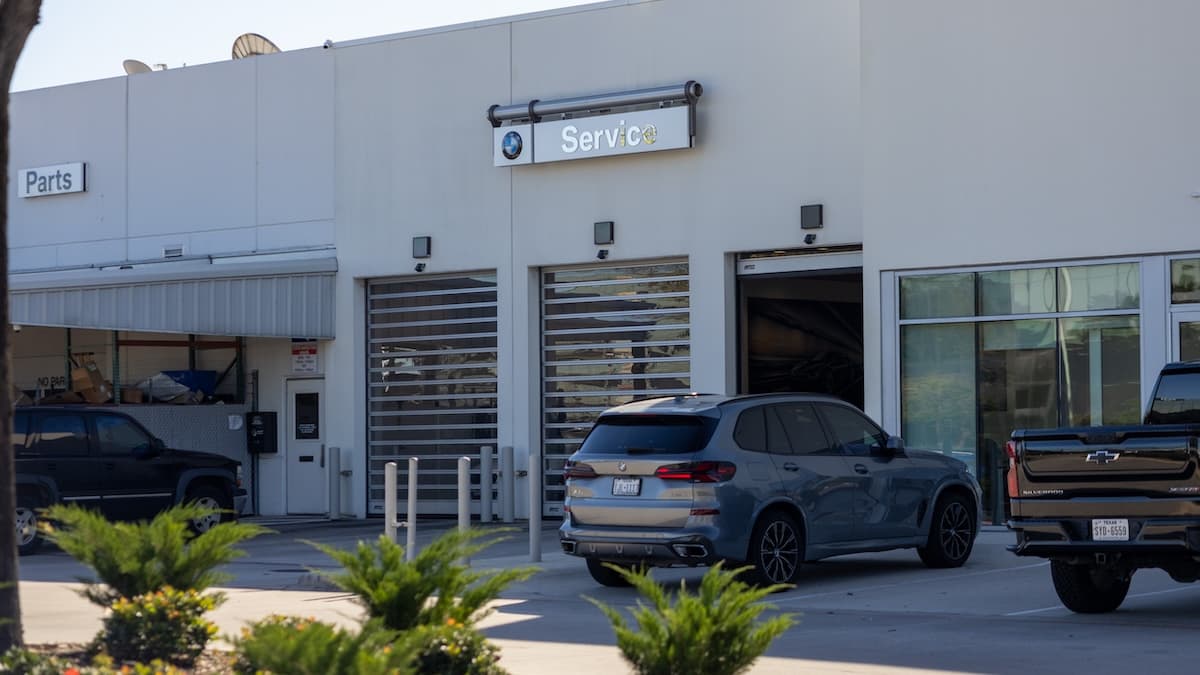 BMW of Houston North Service Center entrance