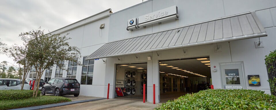 BMW Service in The Woodlands Service Center entrance at BMW of The Woodlands