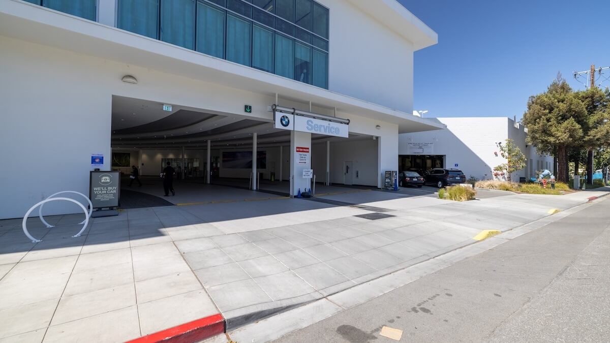 BMW of Mountain View Service Center entrance