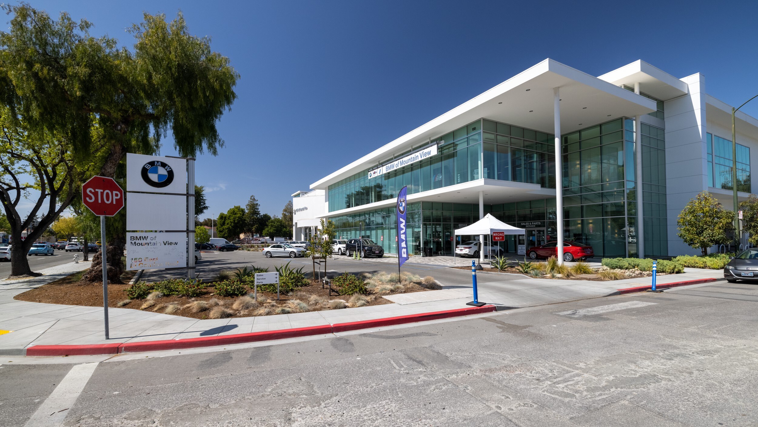 BMW of Mountain View sells, services, and finances BMW vehicles in Mountain View BMW of Mountain View exterior view