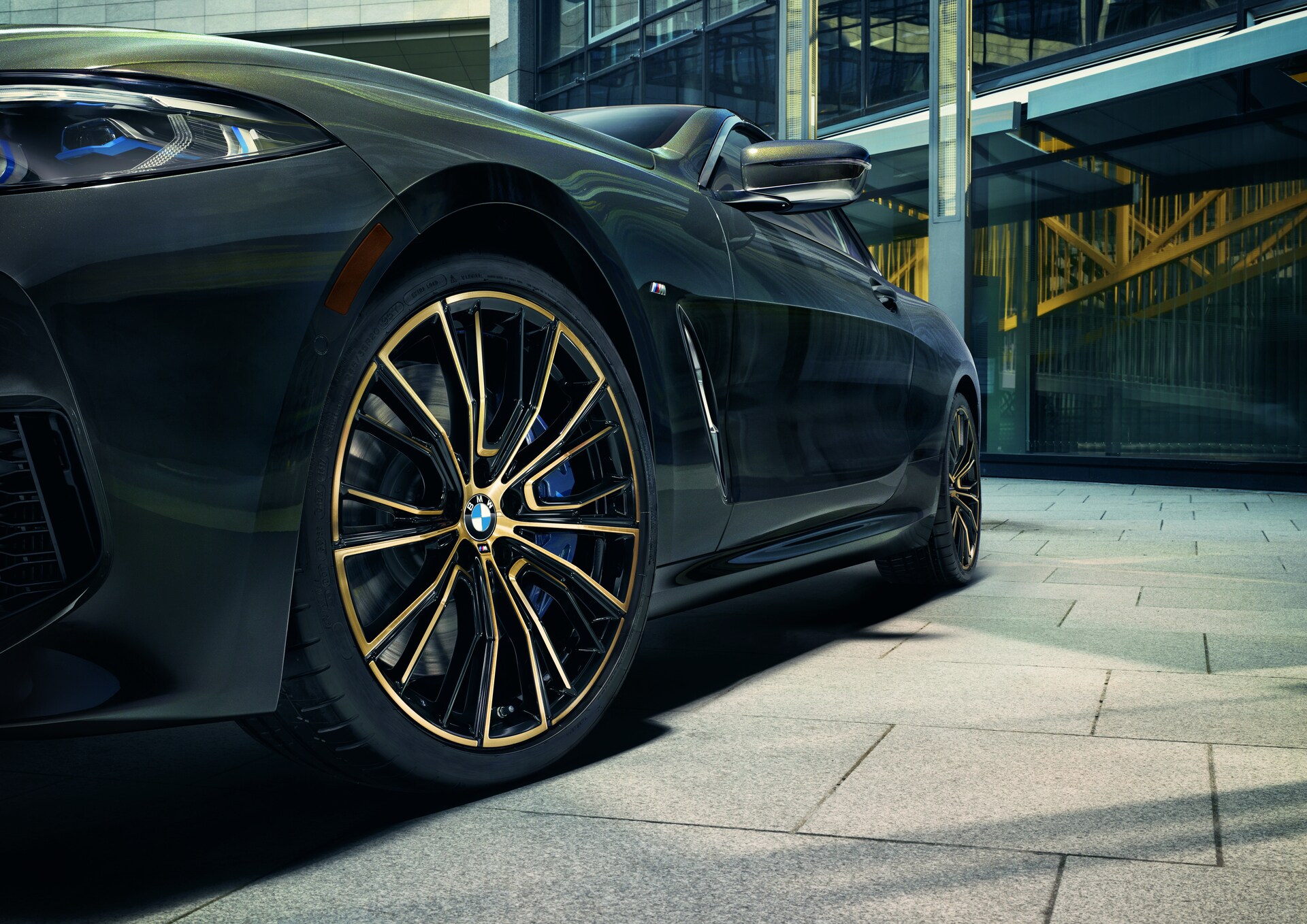 BMW_Spring2022_TireOffer_KeyImage-A0262463.jpg