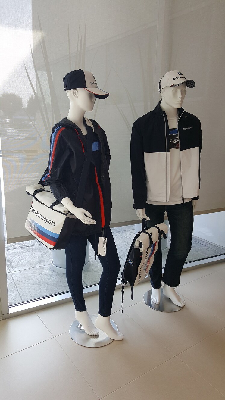 5 - boutique11_10_17_mannequin1_1.jpg